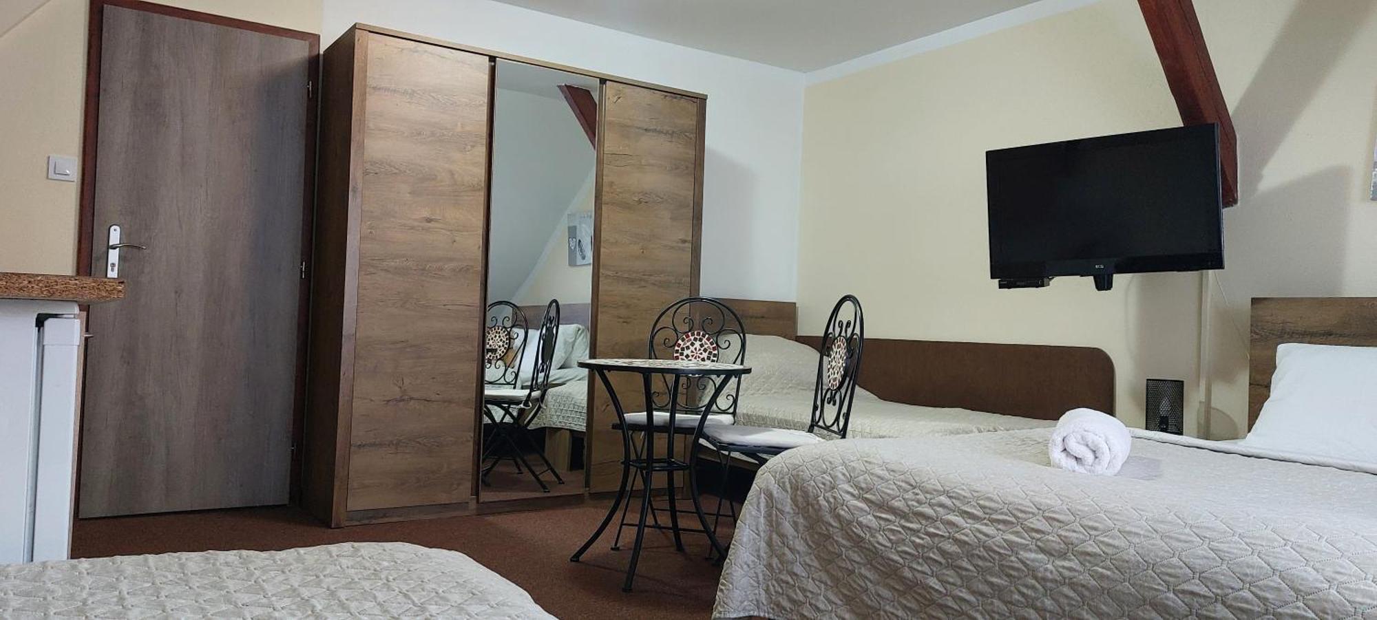 Penzion a bistro U Šelongů - Gentleman Jindřichův Hradec Exterior foto